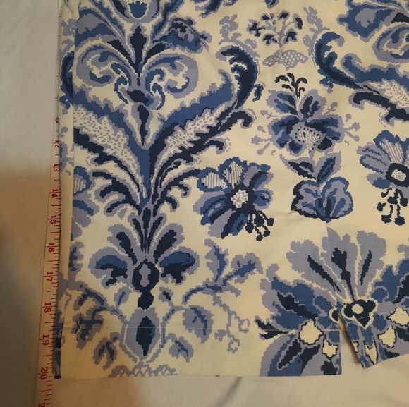 Size 6 Merona skirt. - Picture 2 of 3